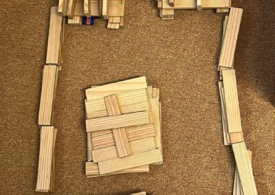 Bauen mit KAPLA-Steinen